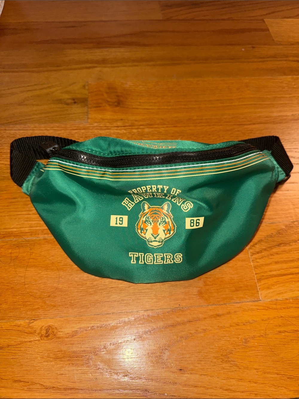 MAC Cosmetics X Stranger Things Green Belt Bag